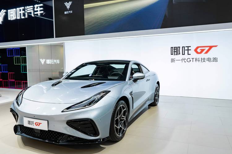 佛山三水区恒鑫润企业管理咨询哪吒汽车在智能汽车领域的表现，领途汽车在新能源汽车市场中的影响力